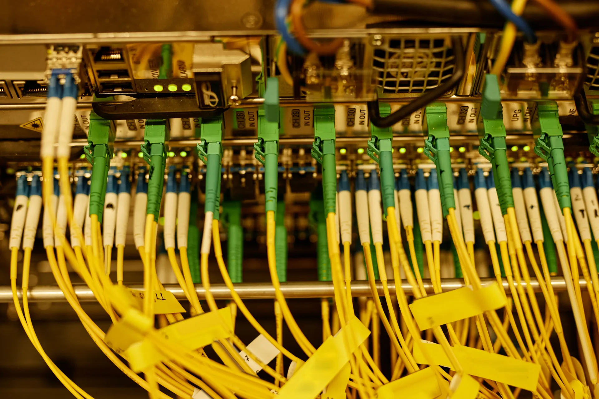 background-neat-cable-arrangement-in-server-cabine-2025-03-05-05-31-13-utc
